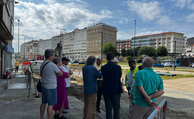 Vecinos de Caranza acuerdan mantener el doble sentido en la avenida de Bazán