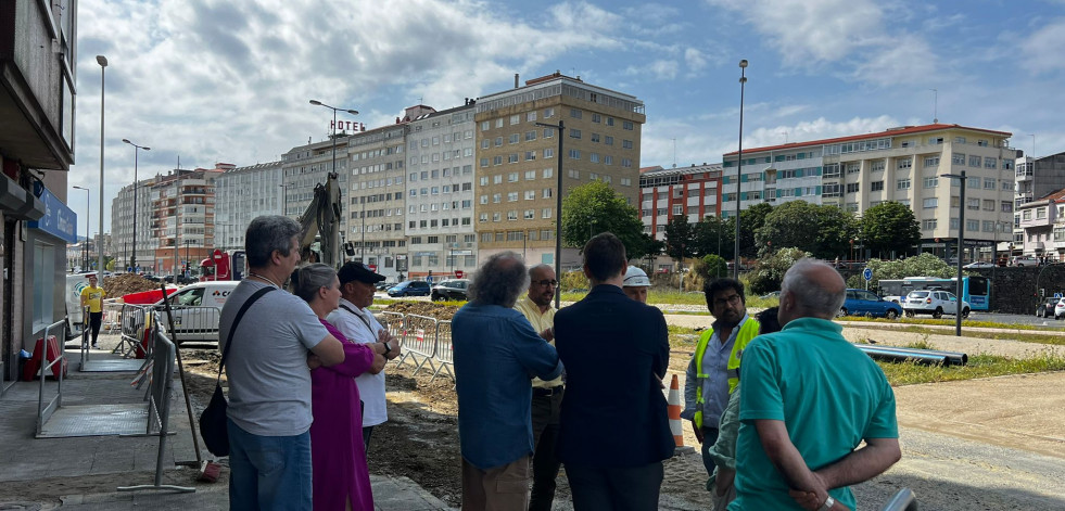 Vecinos de Caranza acuerdan mantener el doble sentido en la avenida de Bazán