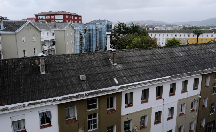 Tres compañías optan a la rehabilitación de la envolvente de la calle Neda, en Recimil