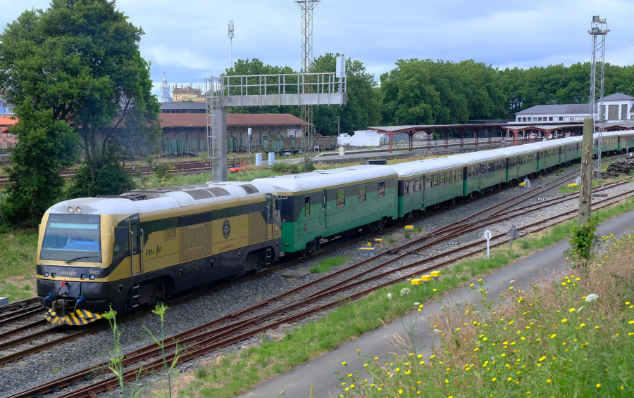 Un tren para "millonarios" que llega a Ferrol dos veces por semana