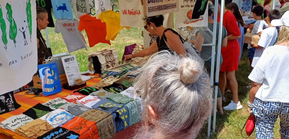 Valdoviño clausura el Mercado sostenible para dar paso al feirón