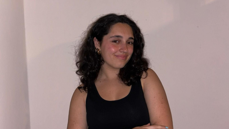 Un "look" sostenible puede llevar a Alicia Lorenzo, estudiante en Ferrol, a Londres con los GreenWalk Adwards 2025