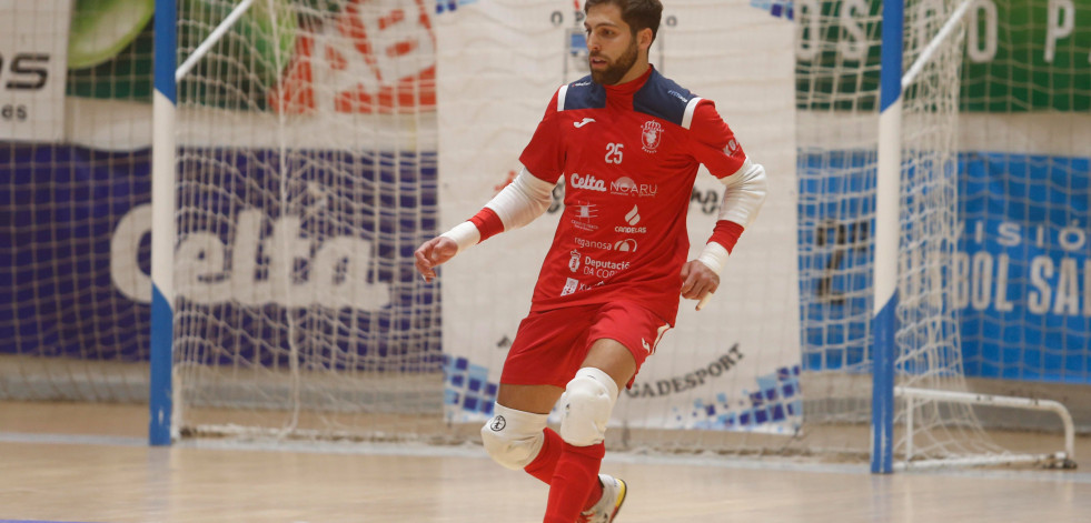 O Parrulo Ferrol blinda su portería con Mati Starna