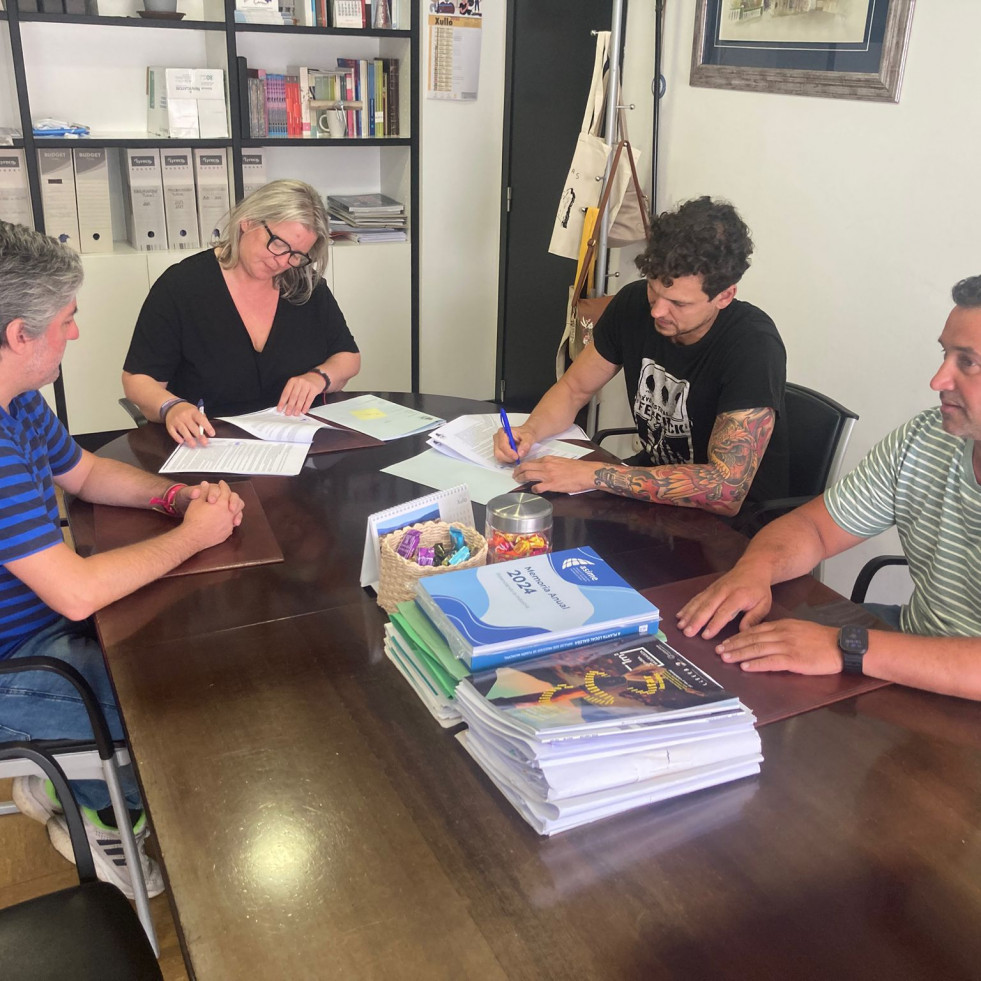 Felicia Pop y FeneRock reciben adelantos de las ayudas municipales, que aportan conciertos gratis
