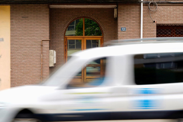 EuropaPress 6835342 portal edificio residia mujer asesinada miercoles laviana 12565577