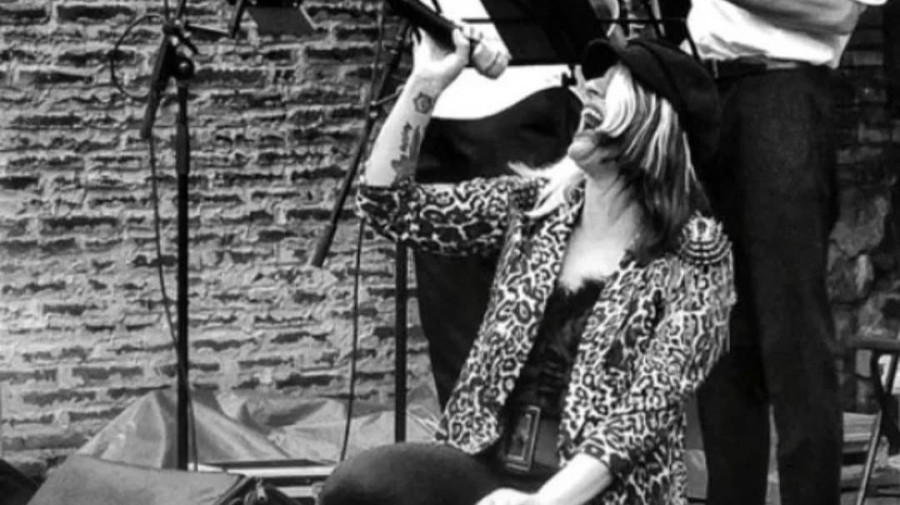 Shake es el soul y el rock que pueden llegar a crear una monja y un chatarrero