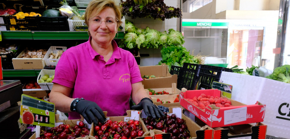 Las frutas y verduras a un guasap de distancia desde el puesto de Tere a toda Ferrolterra