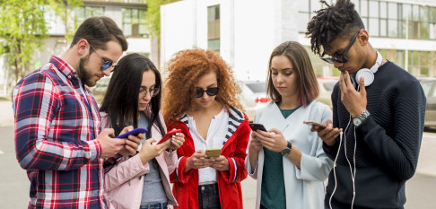 Vídeos racistas generados por IA con Veo 3 de Google causan una ola de indignación en TikTok