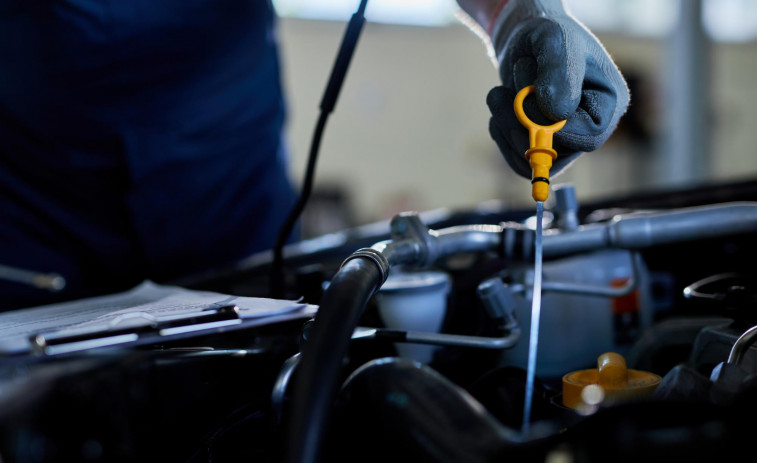 6 señales de que el motor de tu coche necesita un cambio de aceite urgente