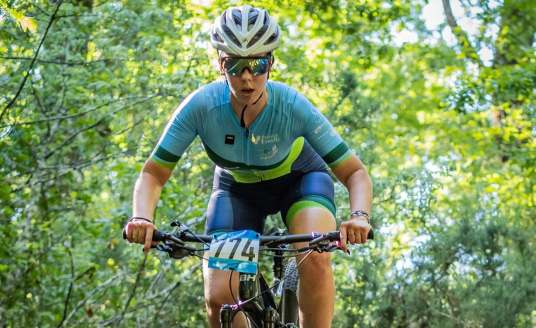 Los canteranos Lara Fernández, José Manuel Rouco y Carla Hermida, con Galicia en el Nacional de ciclismo