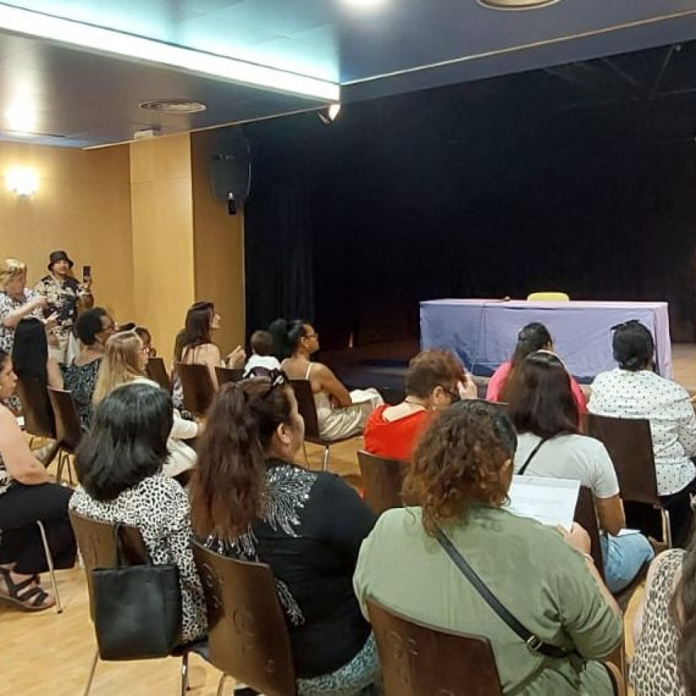 Entrega de diplomas en Narón de los cursos de apoyo para la inclusión social de las mujeres