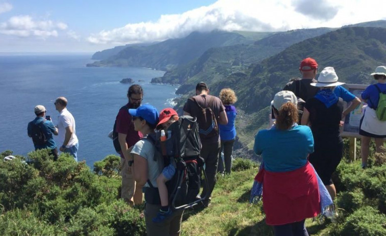 Pasión por la geología con las Xeorrutas de verano en el Xeoparque