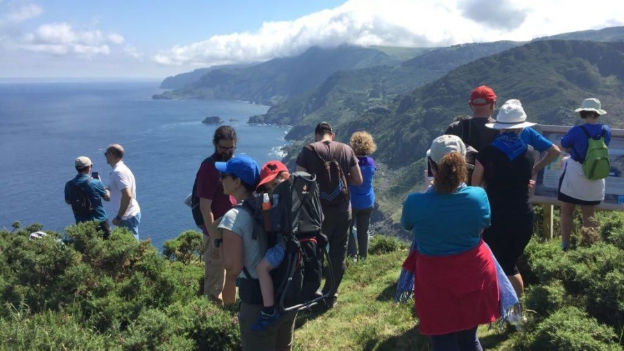 Pasión por la geología con las Xeorrutas de verano en el Xeoparque