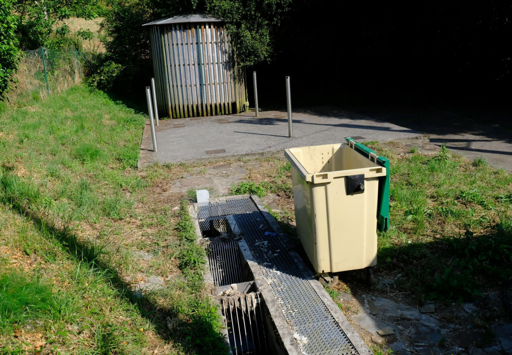 Eliminados dos puntos de vertido de aguas residuales al río Rego de Outeiro, en Ombre