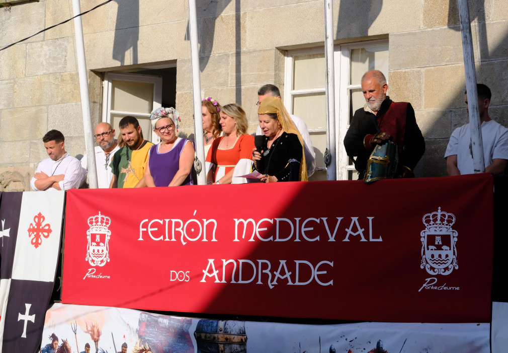 Pontedeume vive el momento del año más medieval