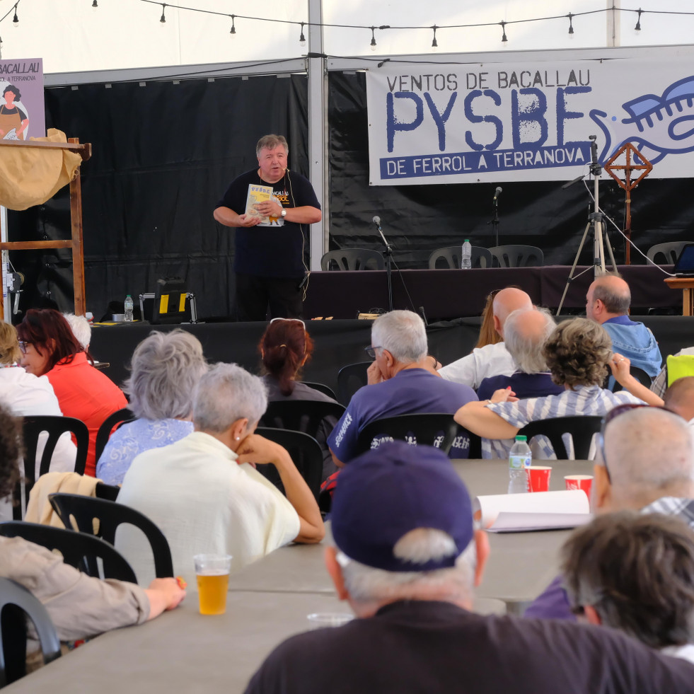 El libro de recetas de la Pysbe inspira a los maestros cocineros en el muelle ferrolano de Curuxeiras
