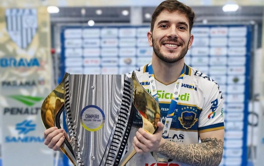 O Parrulo Ferrol incorpora a Jhoy