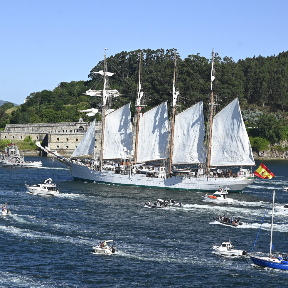 El buque escuela Juan Sebastian Elcano entra en la ría de Ferrol (Emilio Cortizas) (30)
