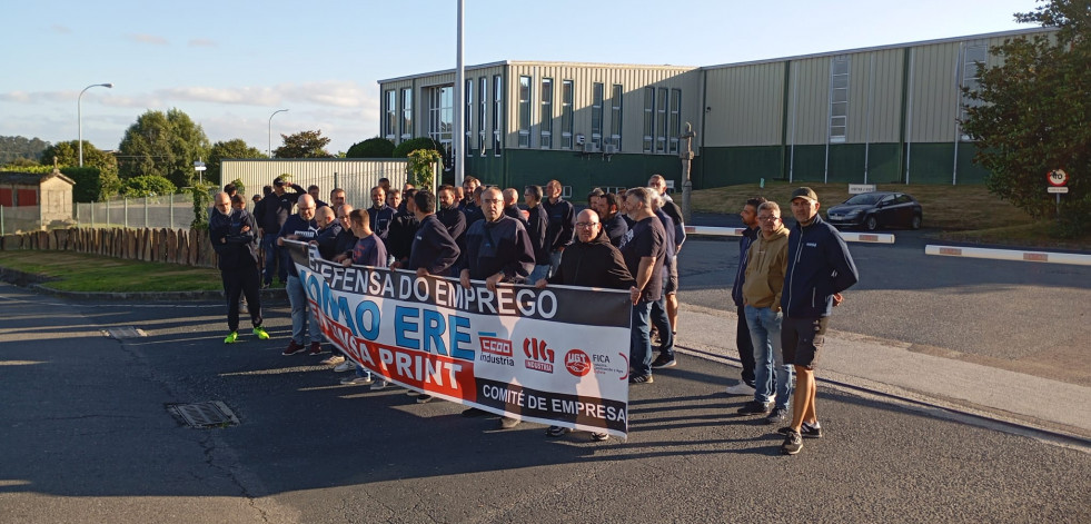 El personal de Einsa Print traslada las protestas desde  As Pontes a Pontedeume