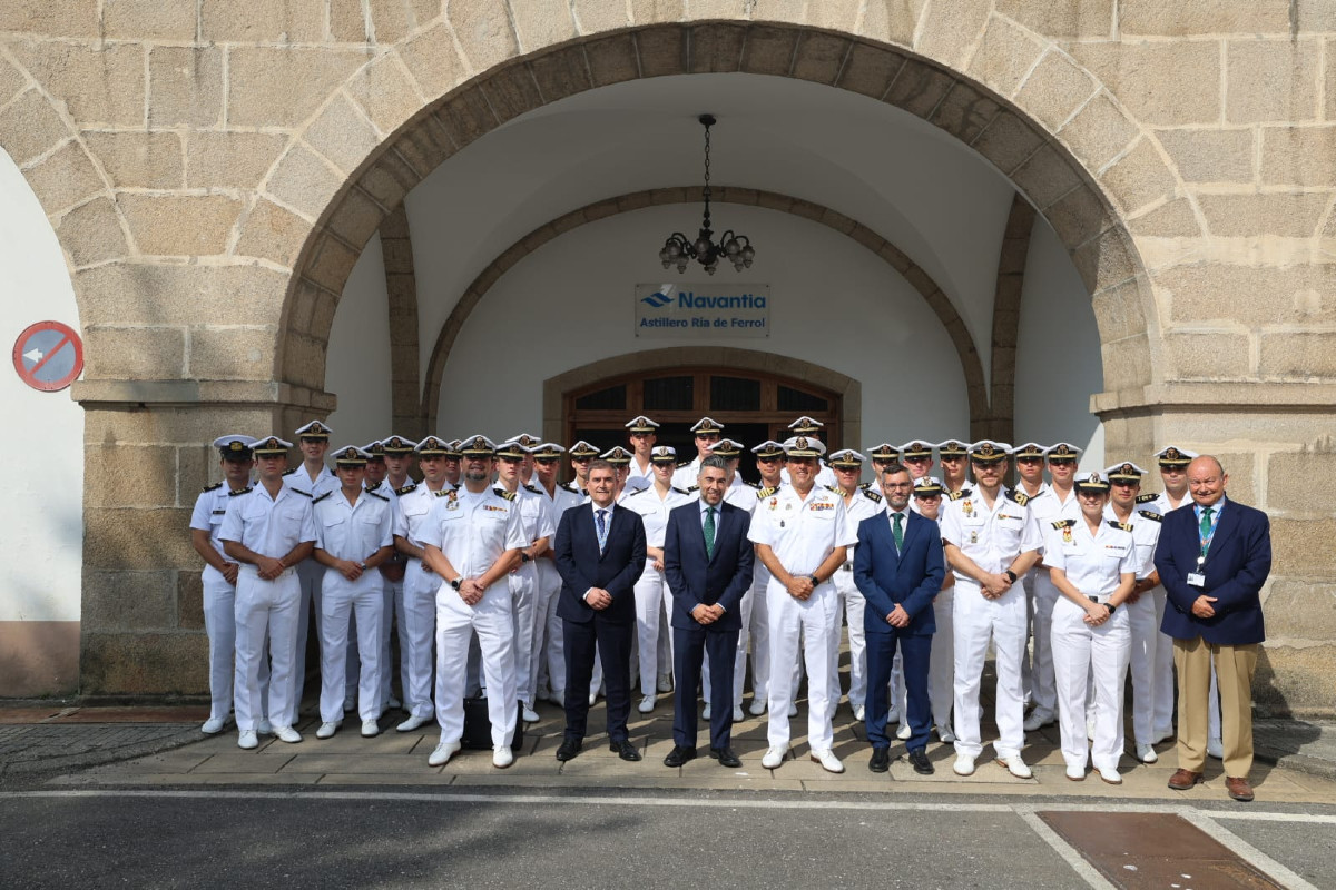 VISITA GUARDIAMARINAS LEONOR NAVANTIA ELCANO (2)