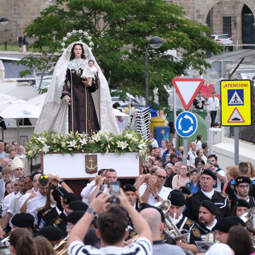 Unos 150 marineros portarán a la Virgen del Carmen por Ferrol: así serán las dos procesiones