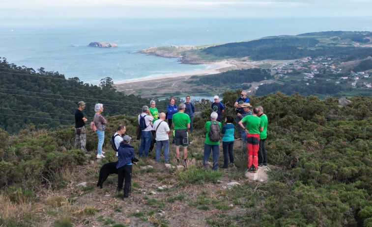 El Club de Montaña Ferrol rinde un nuevo homenaje a la Asociación Alpinista Abrente