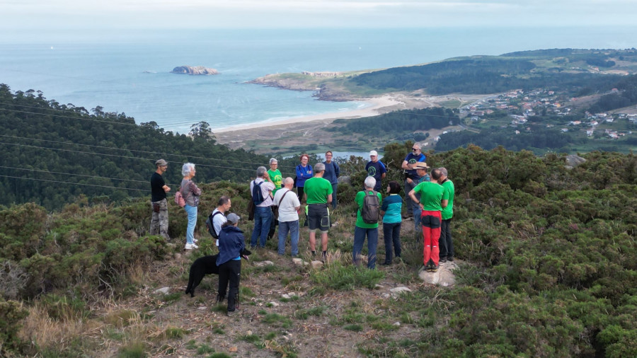 El Club de Montaña Ferrol rinde un nuevo homenaje a la Asociación Alpinista Abrente