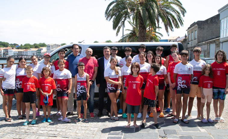 O Club do Mar de Mugardos estrea nova furgoneta grazas as axudas de Deputación