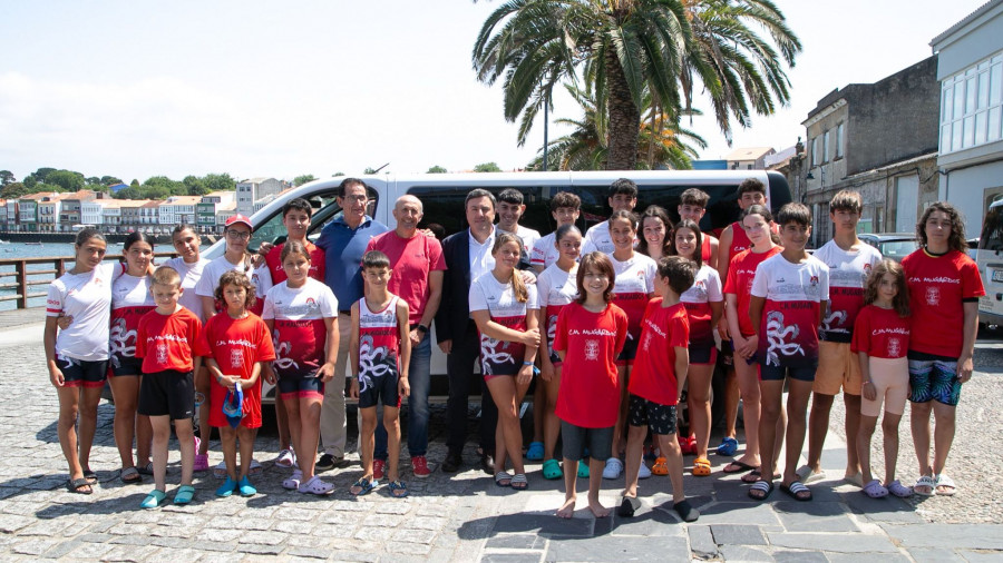 O Club do Mar de Mugardos estrea nova furgoneta grazas as axudas de Deputación