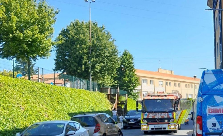 Los bomberos de Narón sofocaron un incendio en un domicilio de Piñeiros