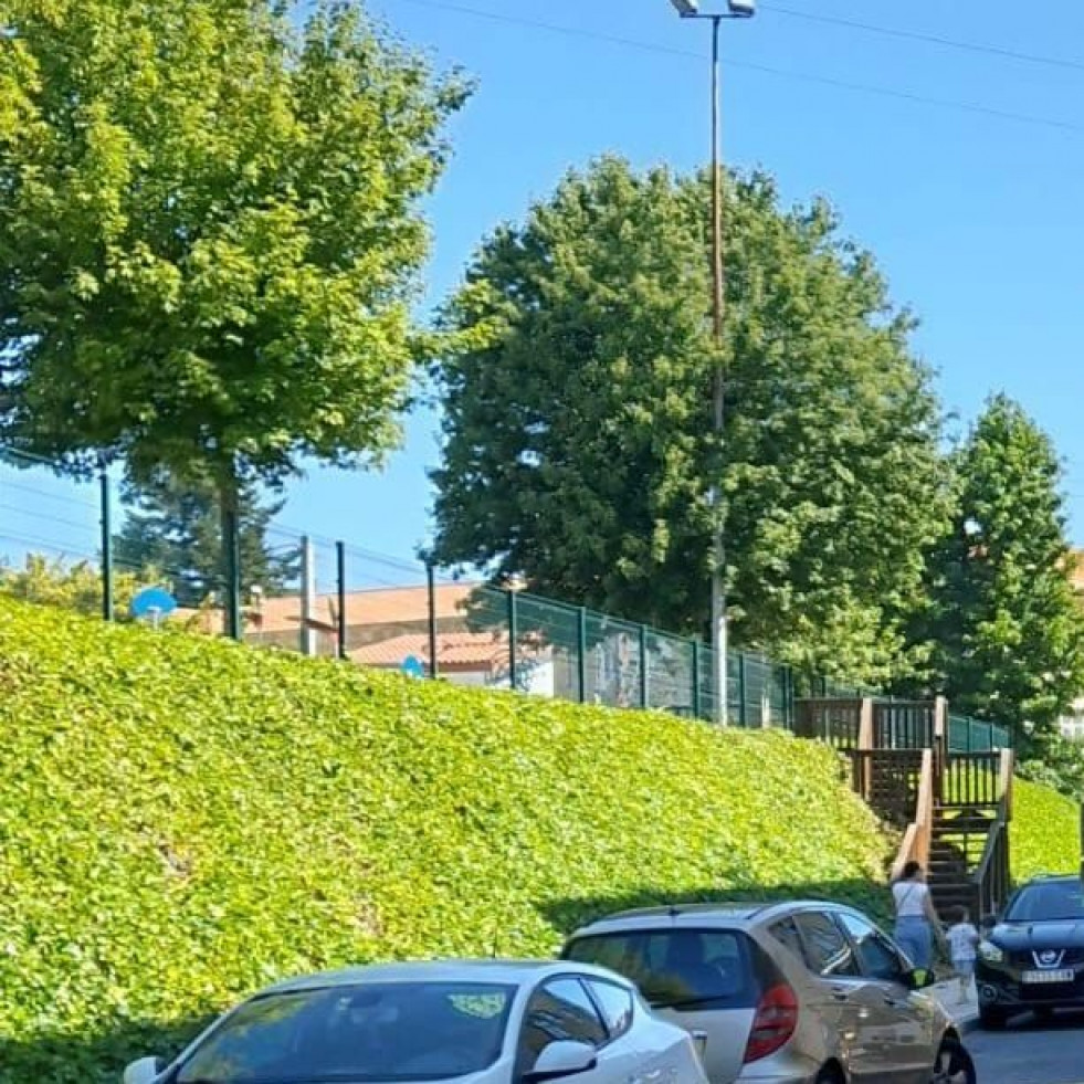 Los bomberos de Narón sofocaron un incendio en un domicilio de Piñeiros