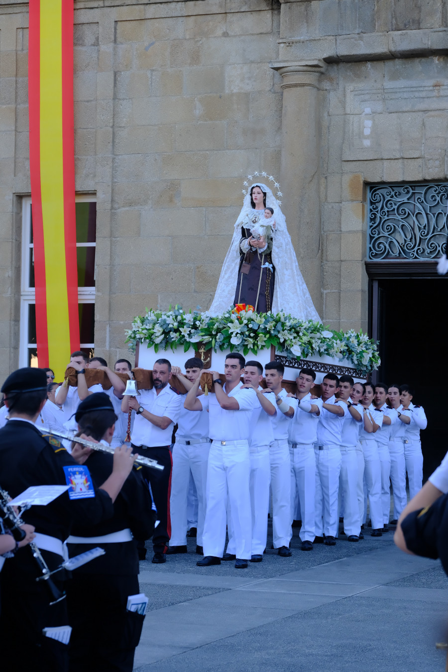 La Virgen del Carmen, de la tierra al mar