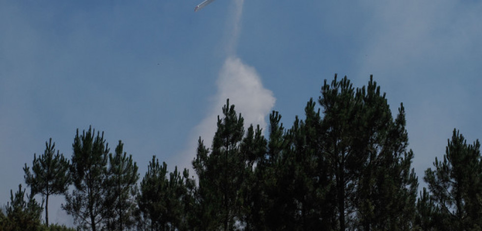 Controlado el incendio forestal de Lalín, que afecta a unas 80 hectáreas