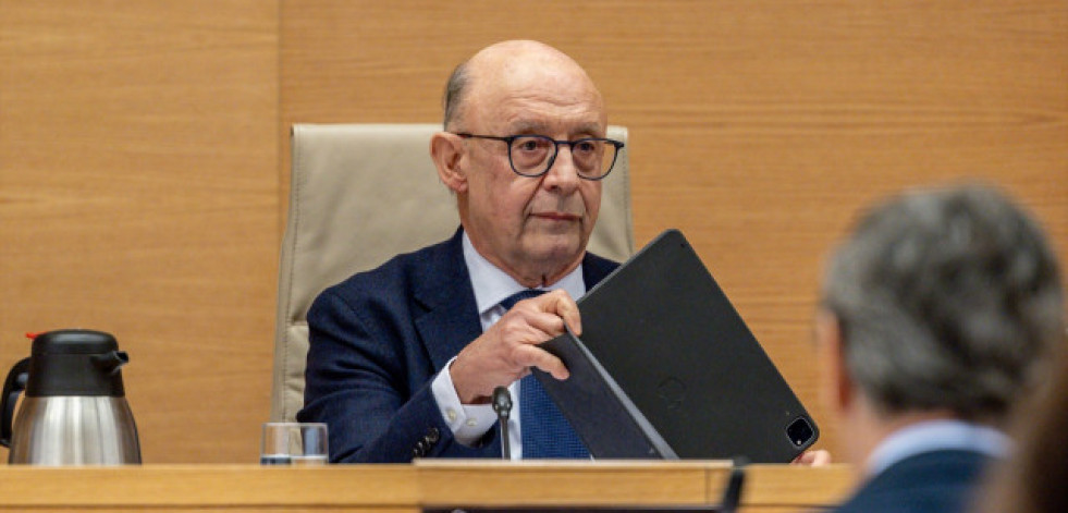 El juez indaga si el bufete de Montoro creó un 