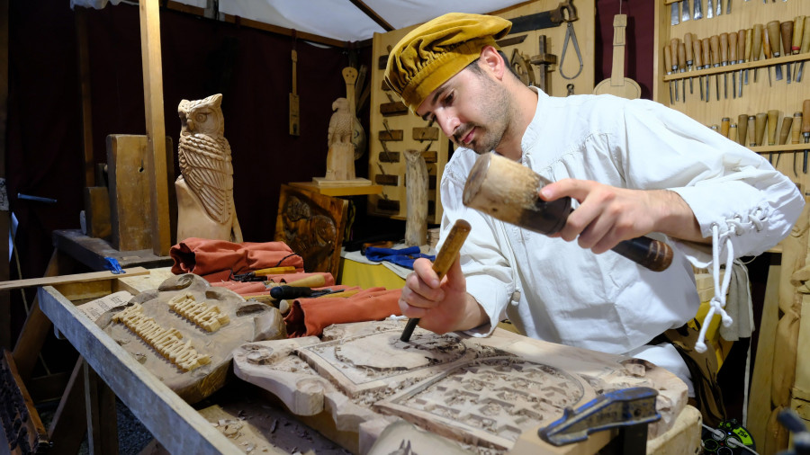 Entre bambalinas en el Mercado Medieval de Narón: los artesanos que lo hacen posible