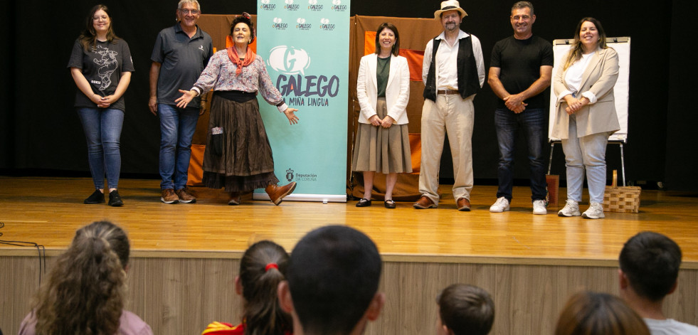 La Rúa Castelao se presenta en San Sadurniño entre homenajes al escritor rianxeiro