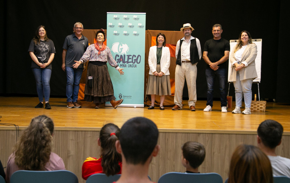 La Rúa Castelao se presenta en San Sadurniño entre homenajes al escritor rianxeiro