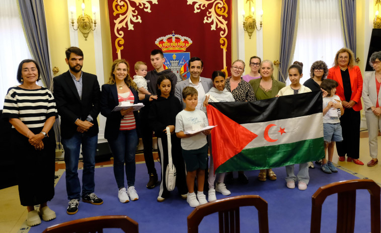 Ferrol recibiu ás nenas saharauis que pasan este verán na cidade naval