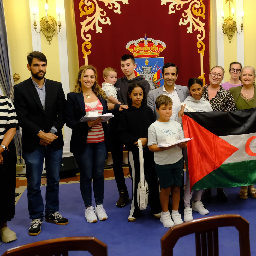 Ferrol recibiu ás nenas saharauis que pasan este verán na cidade naval