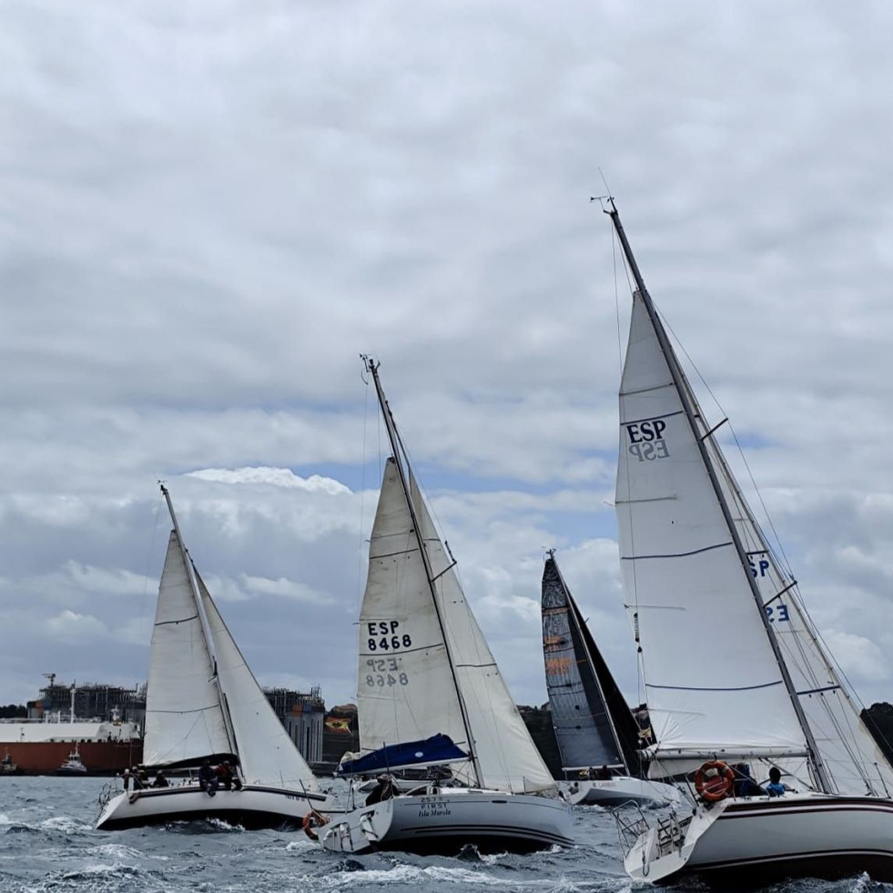 El “Golfiño” vence en la Regata del Golfo Ártabro