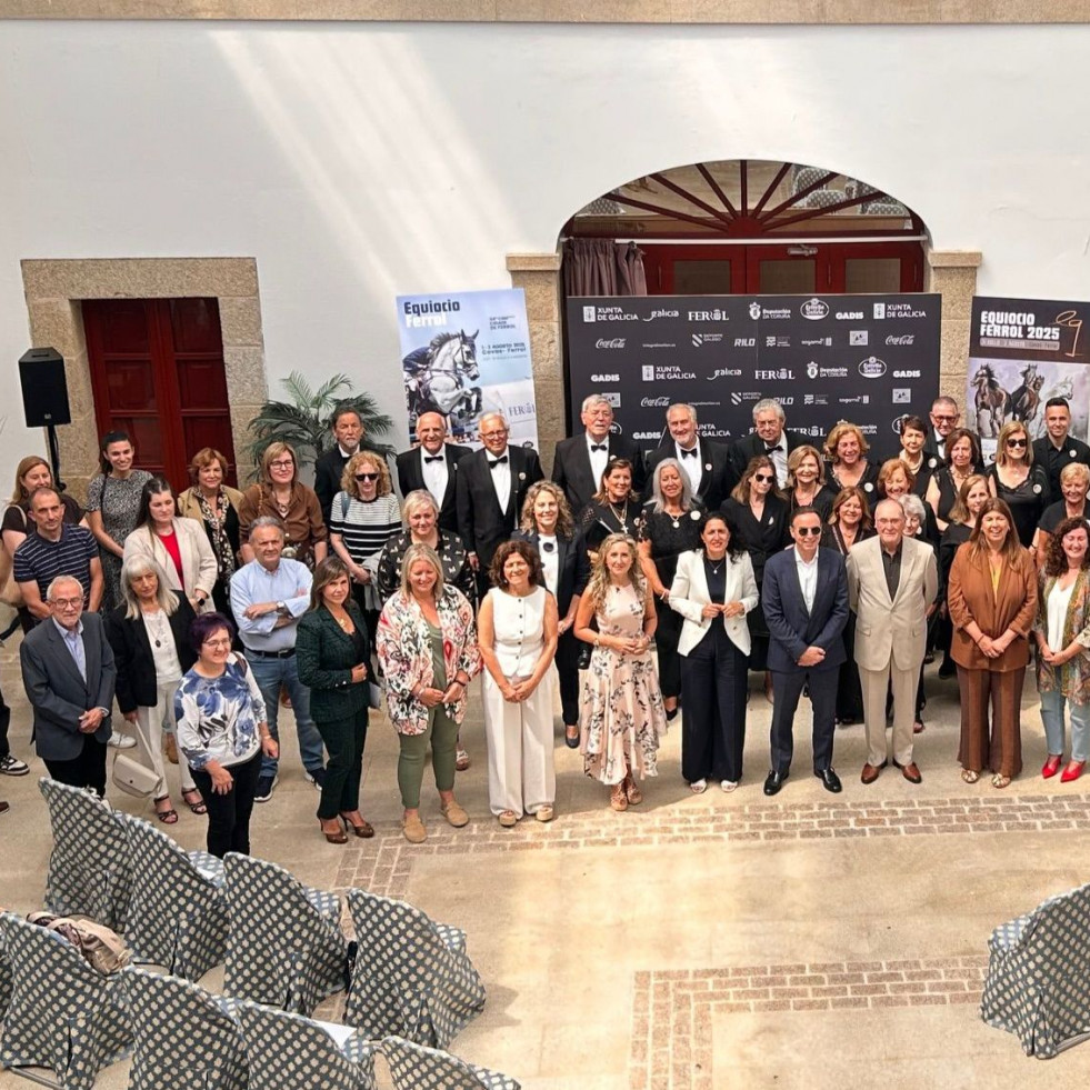 Equiocio Ferrol coloca la montura de su 34ª edición reuniendo a su gran familia