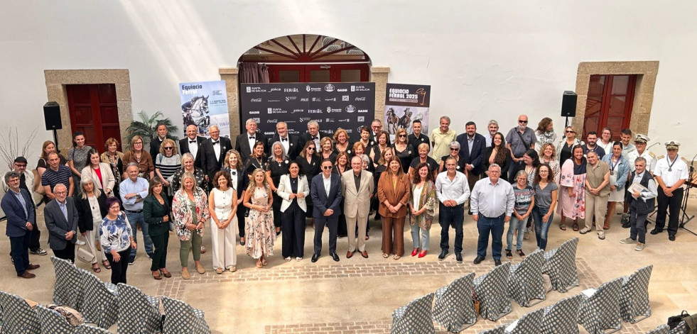 Equiocio Ferrol coloca la montura de su 34ª edición reuniendo a su gran familia