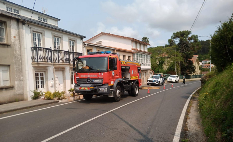 Investigan varios incendios simultáneos en contenedores de Mugardos