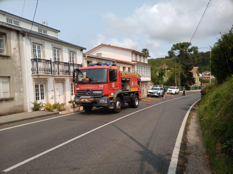 Investigan varios incendios simultáneos en contenedores de Mugardos