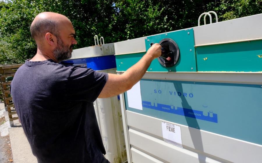 Tirón de orejas para los vecinos de Ferrolterra: el reciclaje de vidrio cae un 12%