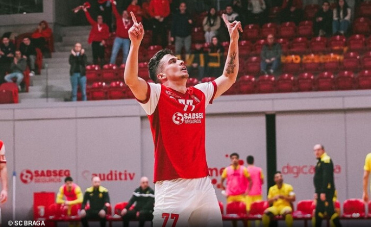 O Parrulo Ferrol incorpora al ala brasileño Gabriel Penezio