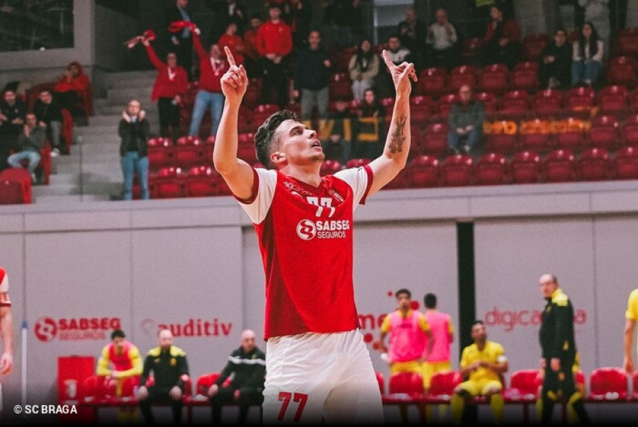 O Parrulo Ferrol incorpora al ala brasileño Gabriel Penezio