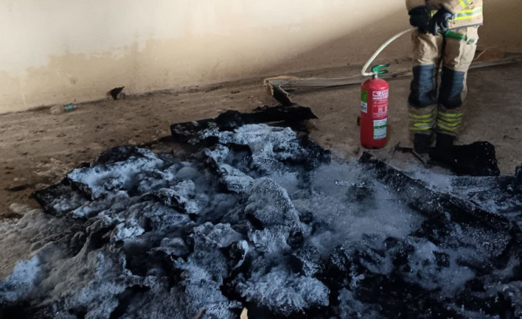 Un conato de incendio en San Cristóbal moviliza a los bomberos de Ferrol
