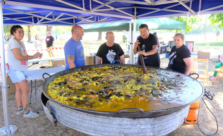 El arroz con garrafón de Ares triunfó por “terra, mar e aire”