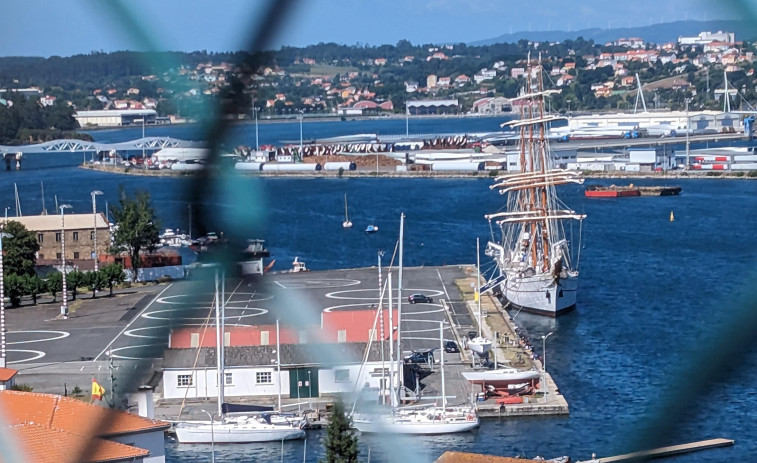 El buque-escuela “Sagres” amarra  en Ferrol para reparar una avería